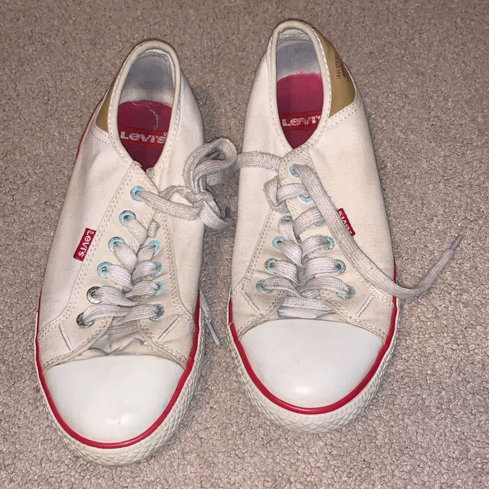 Off-brand converse